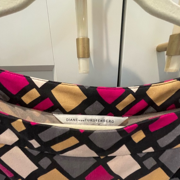Diane VonFurstenberg Mod Dresd - Picture 2 of 3